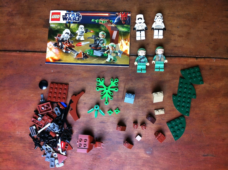 LEGO Star Wars Endor Rebel Trooper & Imperial Trooper Battle Pack